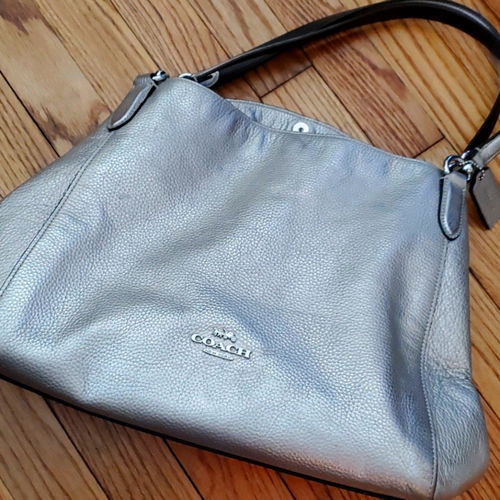Coach Hallie pebble leather USED shoulder bag